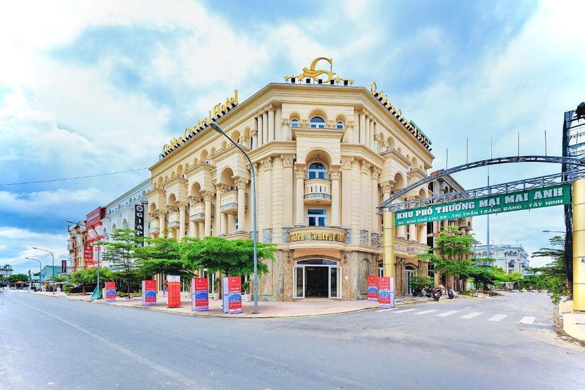 GOLDEN CENTRAL HOTEL